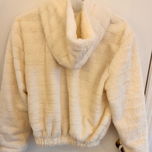 Faux fur jacket - Picture 2 of 2